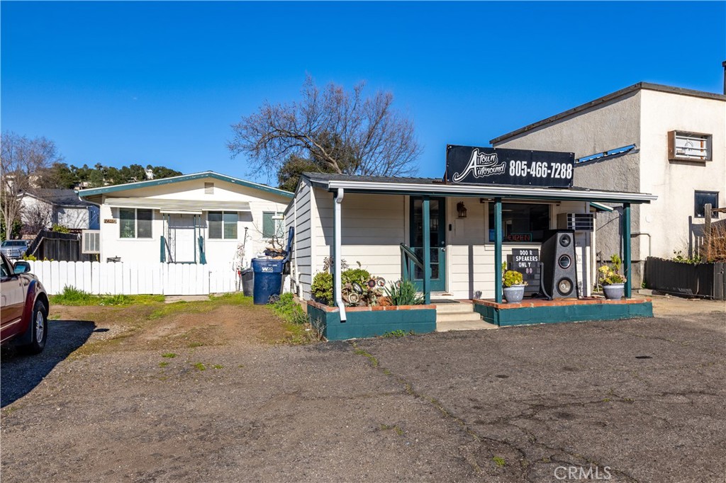 7405 El Camino Real Property Photo