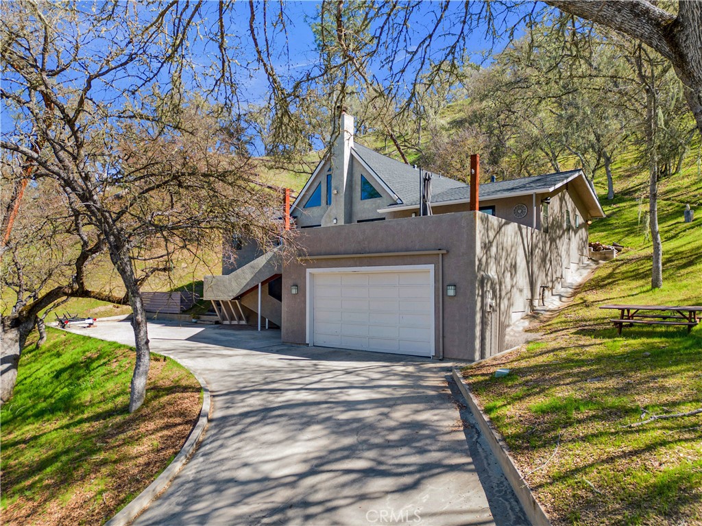 2574 Shoreline Road Property Photo