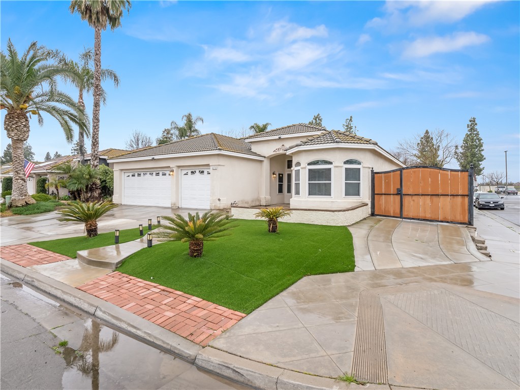 6173 N Gentry Avenue Property Photo