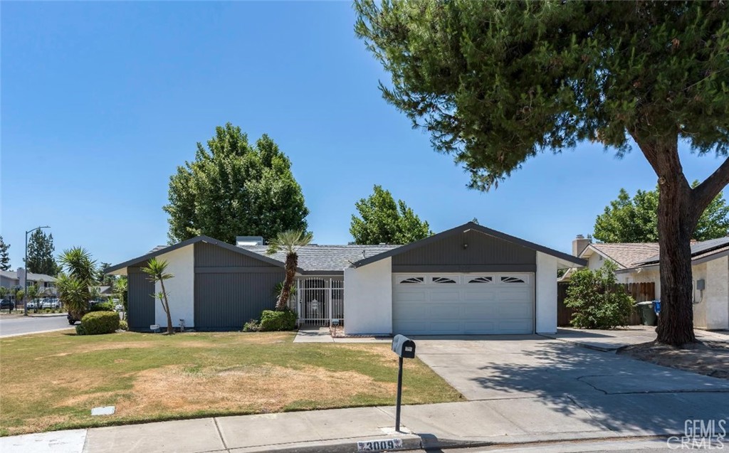 3009 Edmonton Street Property Photo