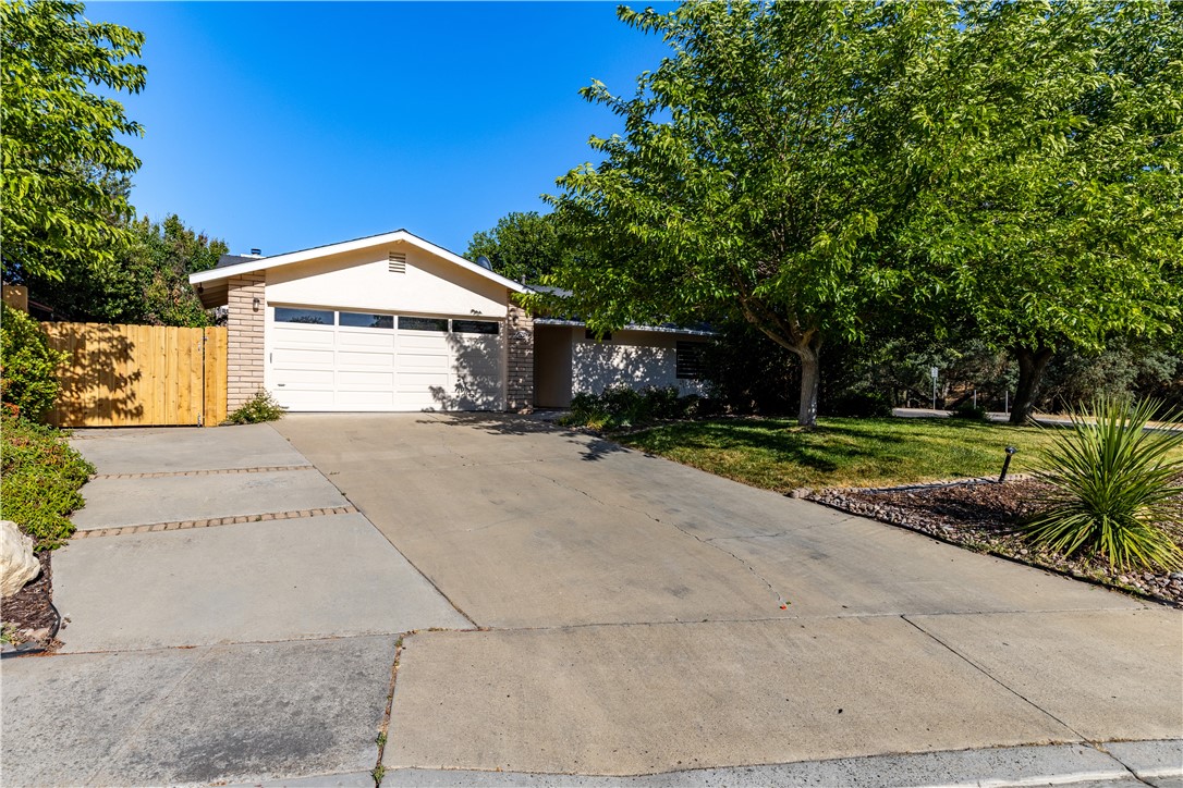1748 Wade Drive Property Photo 1