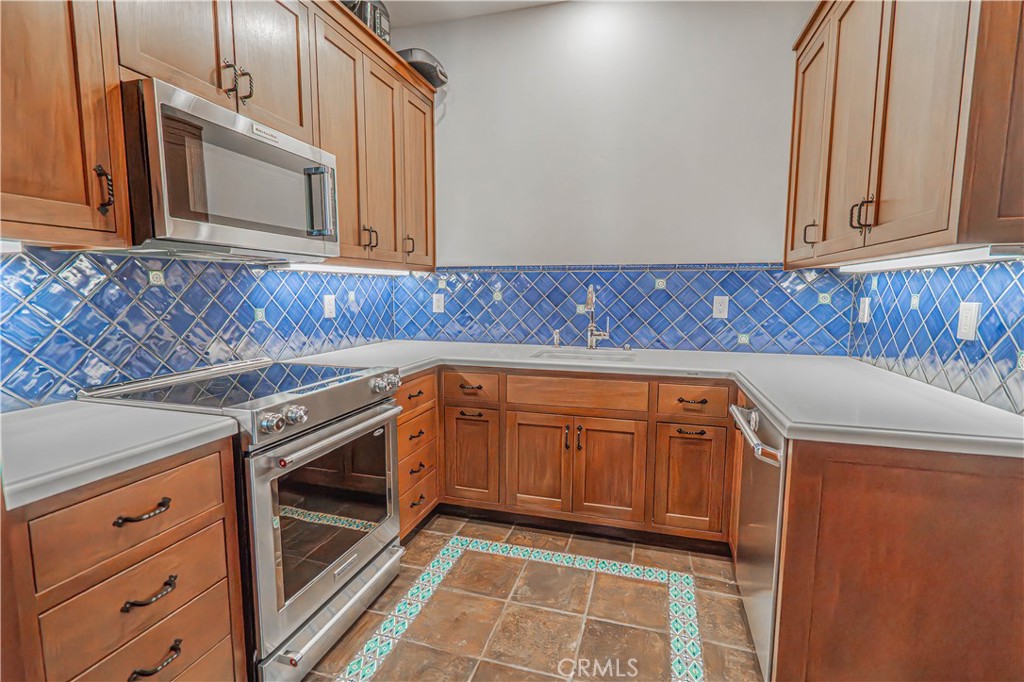 3030 Templeton Property Photo 17