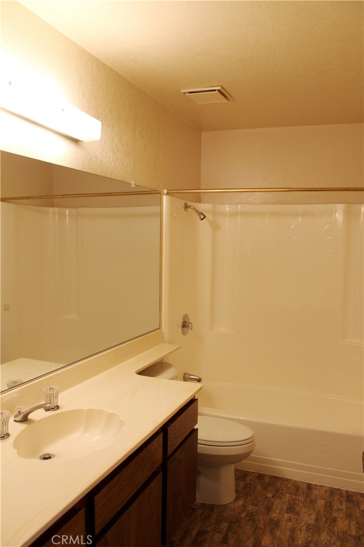 828 E Boone Street 12 Property Photo 19