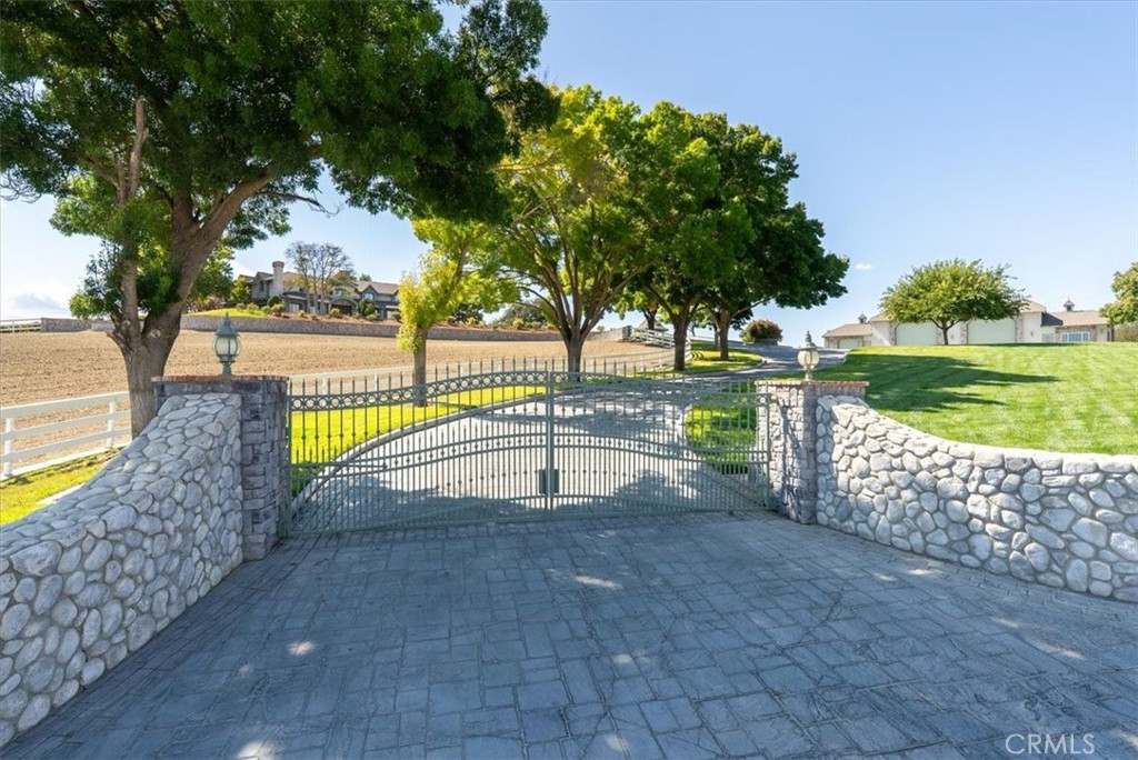 8283 Cross Canyons Road Property Photo 9