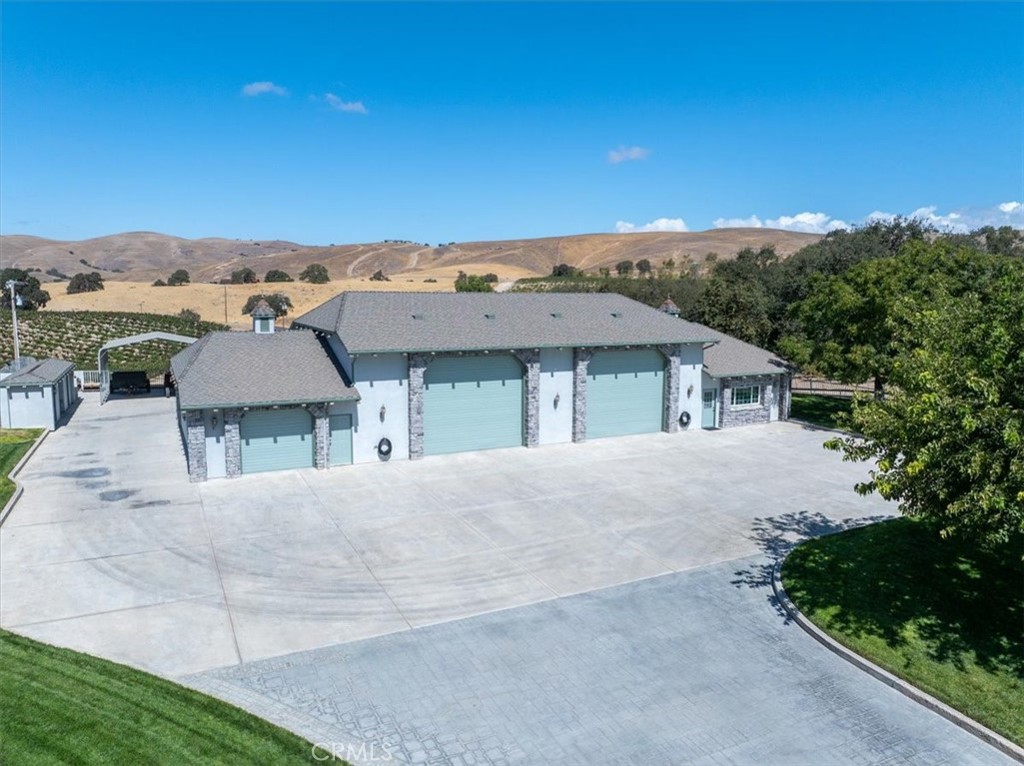 8283 Cross Canyons Road Property Photo 12