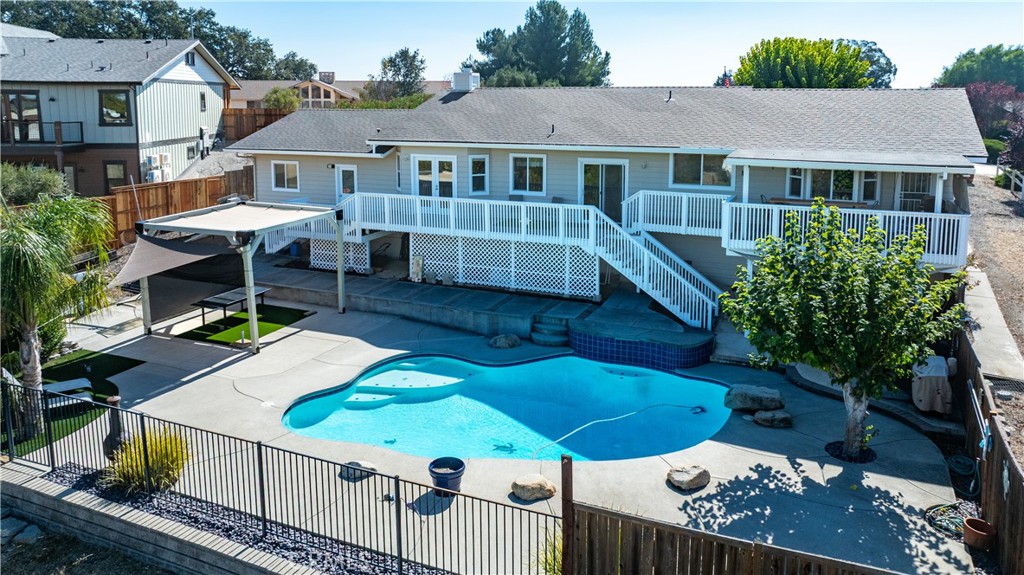 753 Walnut Drive Property Photo 2