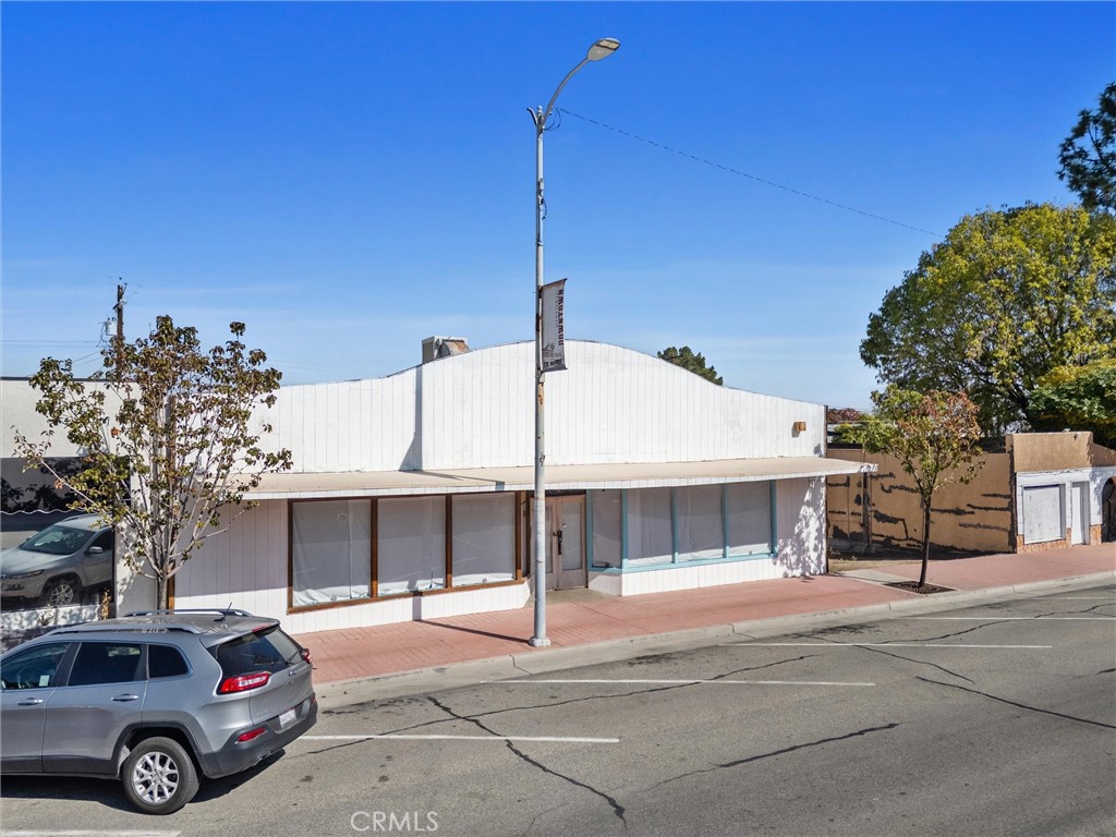 710 Center Street Property Photo 6