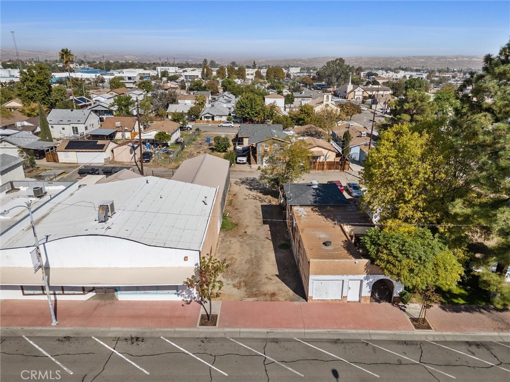 710 Center Street Property Photo 8