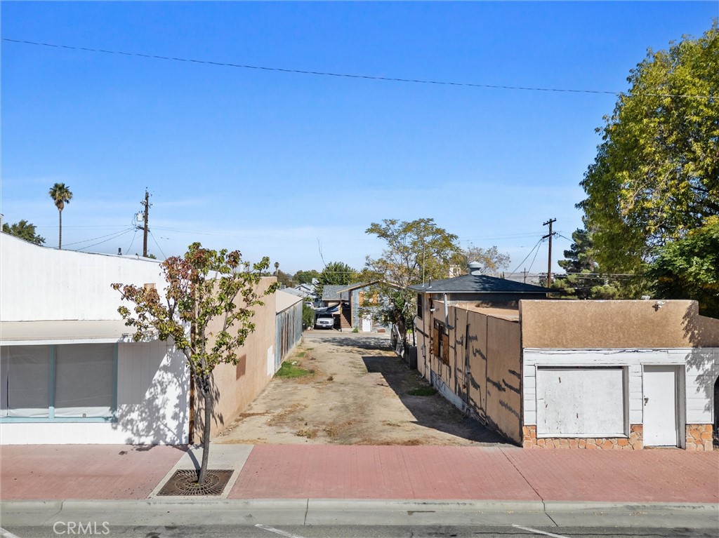 710 Center Street Property Photo 9