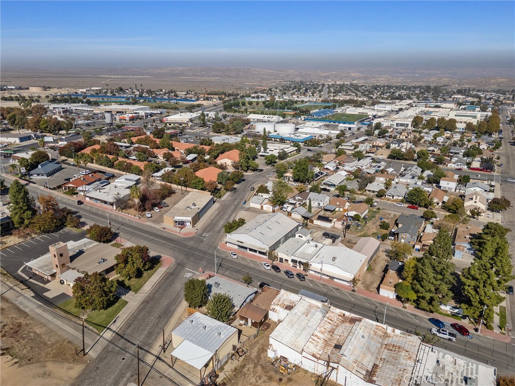 710 Center Street Property Photo 15