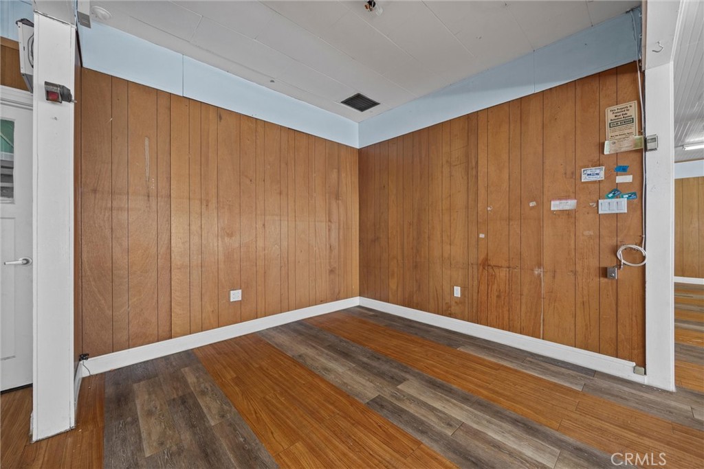 710 Center Street Property Photo 33
