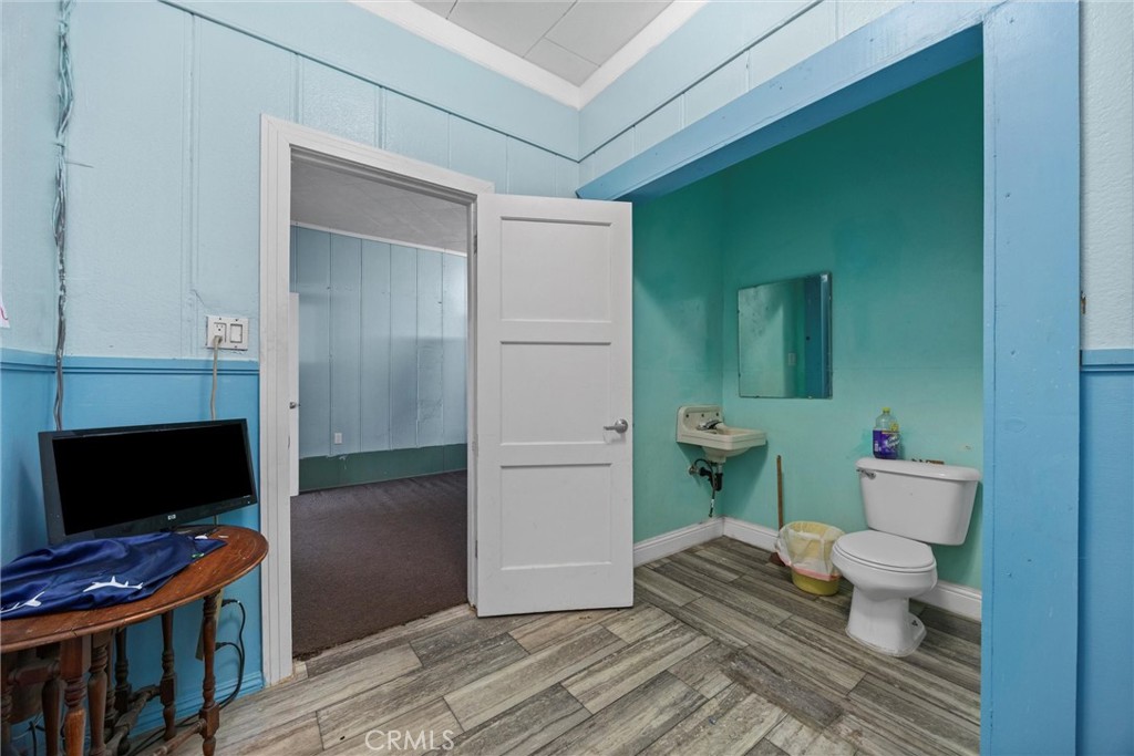 710 Center Street Property Photo 38