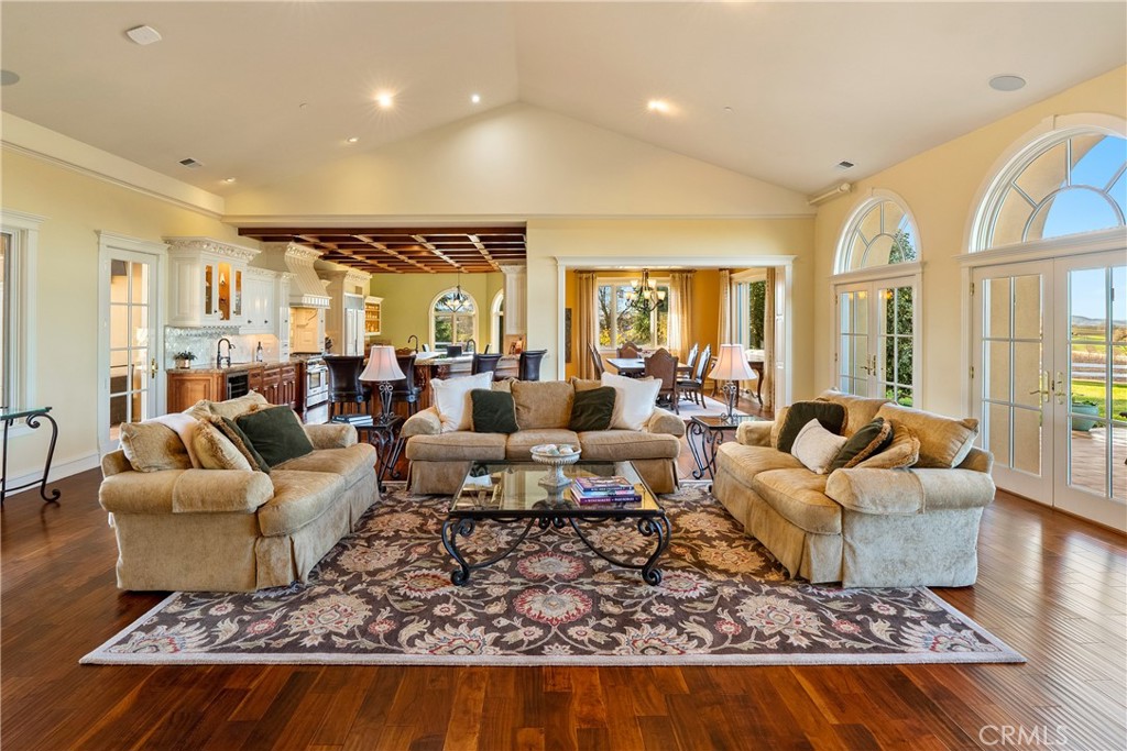 5315 El Pomar Drive Property Photo 8