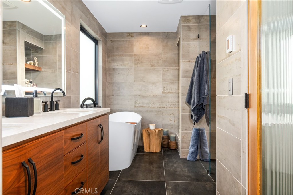 8214 Bass Point Road Property Photo 48