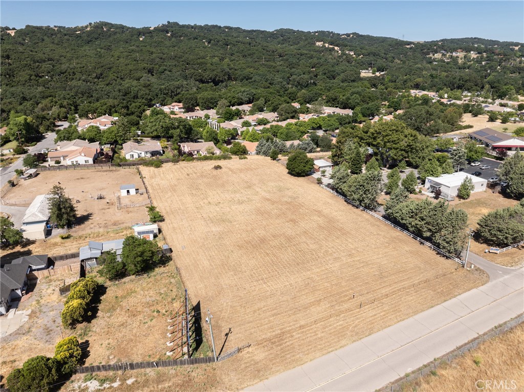 2400 Ramona Road Property Photo 9