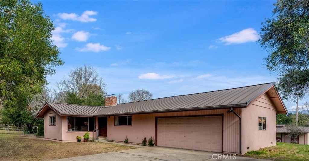1264 N Refugio Property Photo 1