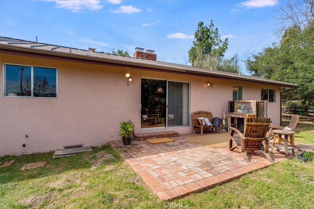 1264 N Refugio Property Photo 38