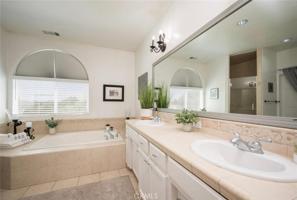427 Olive Street Property Photo 11