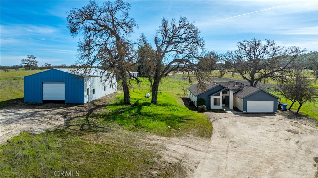 69237 Interlake Road Property Photo 3