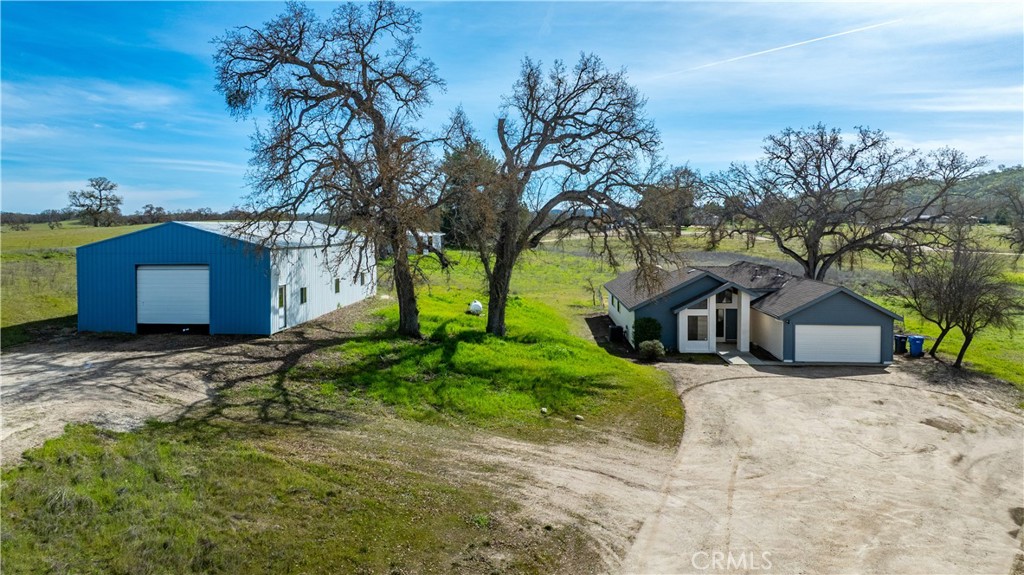 69237 Interlake Road Property Photo 3