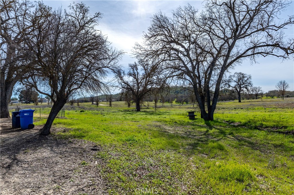 69237 Interlake Road Property Photo 43