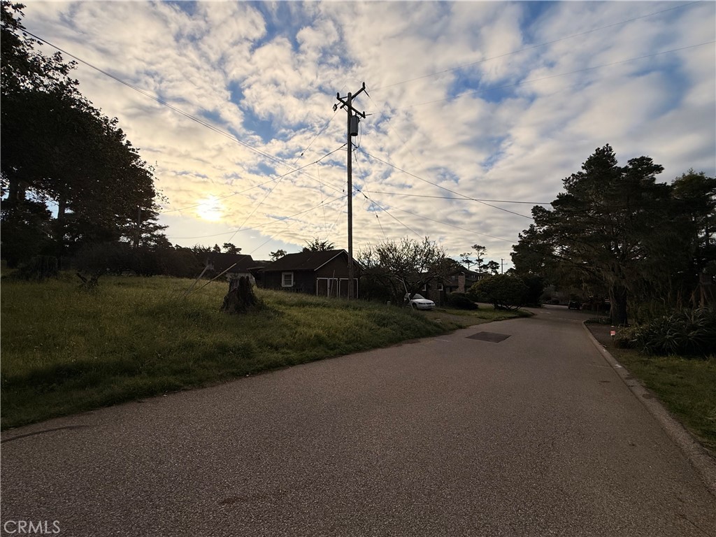 6126 Charing Property Photo 9