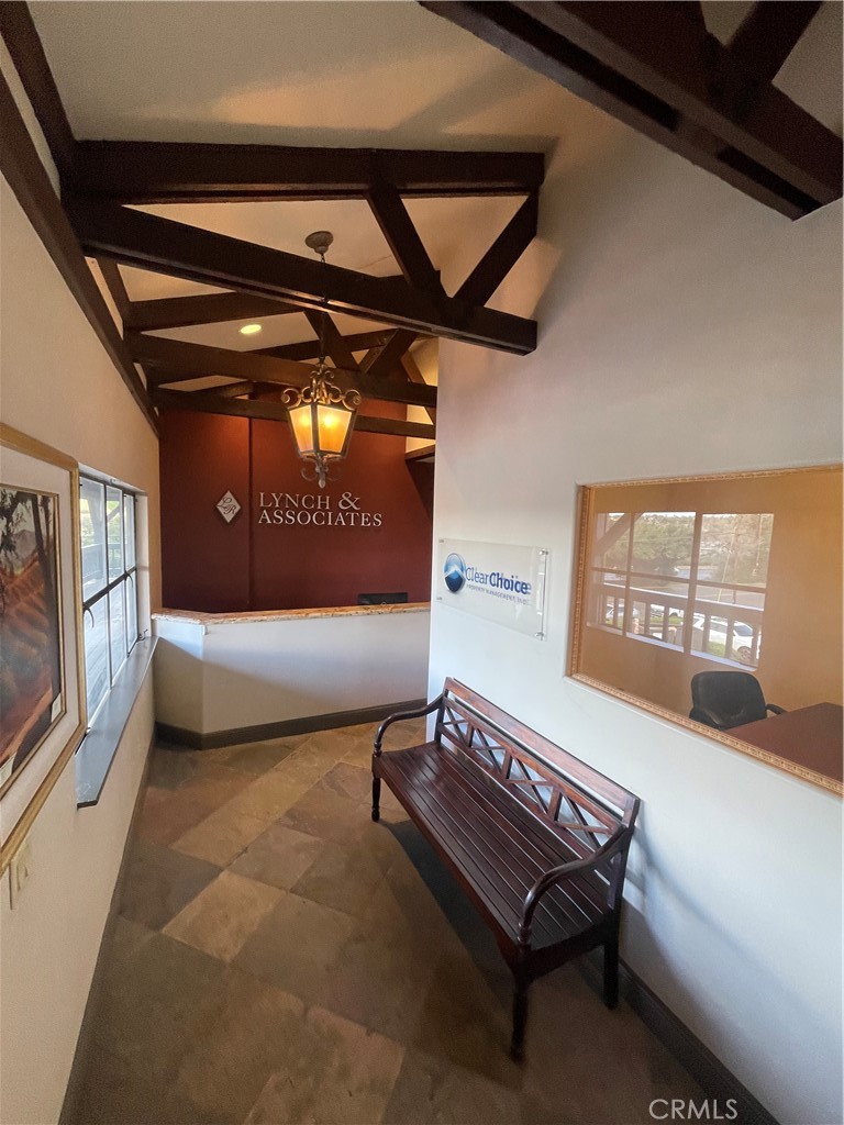 935 Riverside Property Photo 3