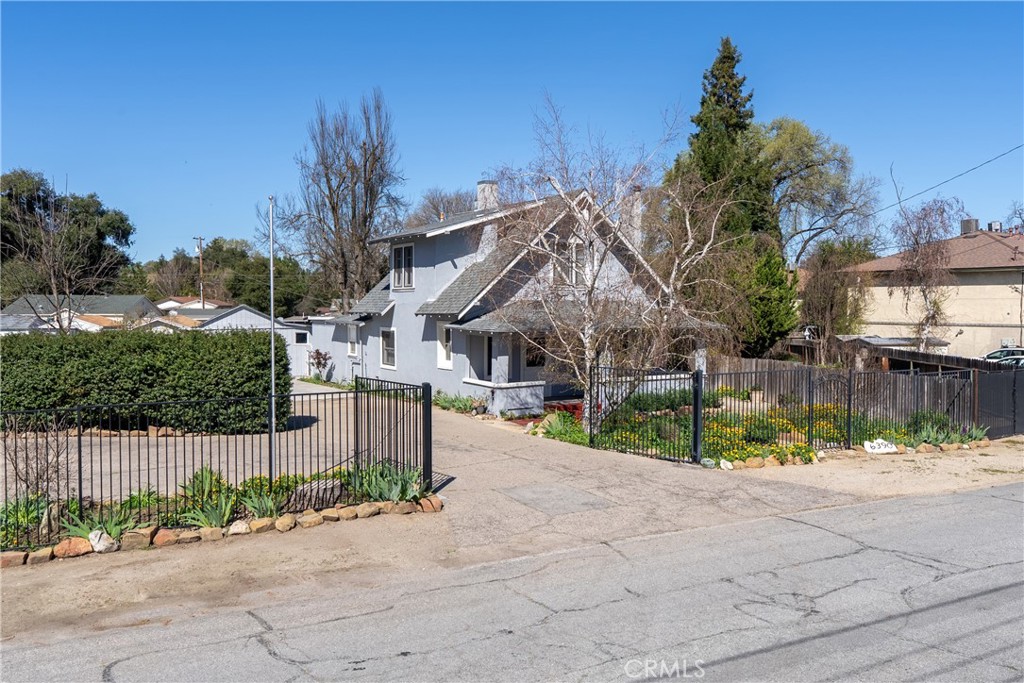 6390 Navajoa Property Photo 4