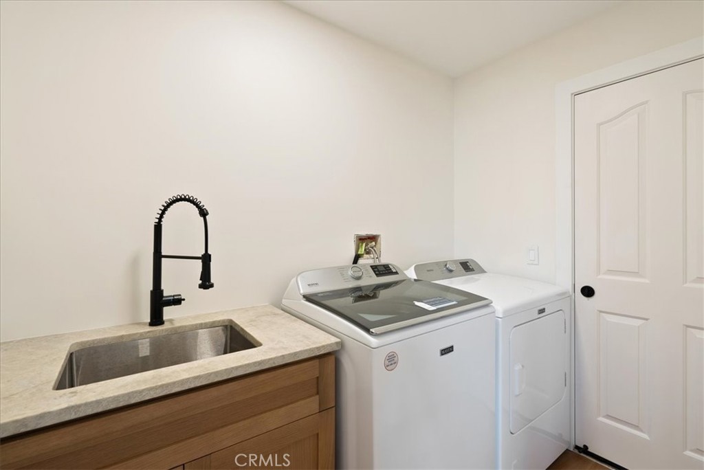 220 Selma Property Photo 22
