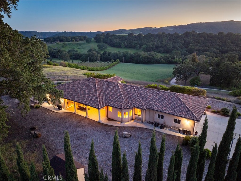 5250 , 5260 Vineyard Property Photo 2