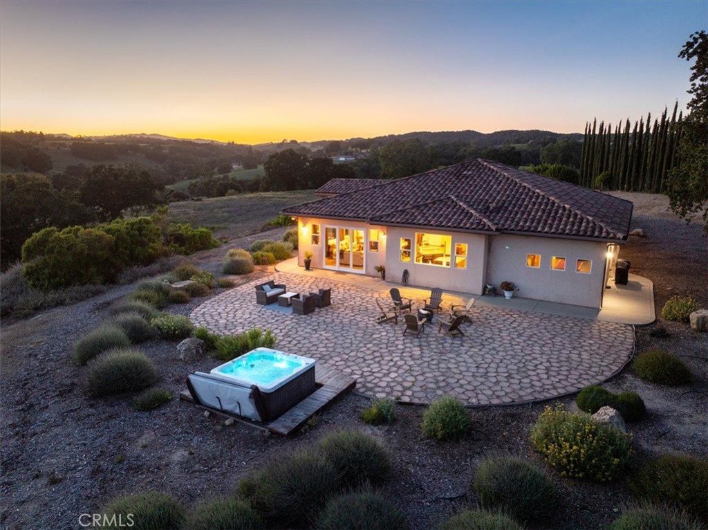 5250 , 5260 Vineyard Property Photo 3