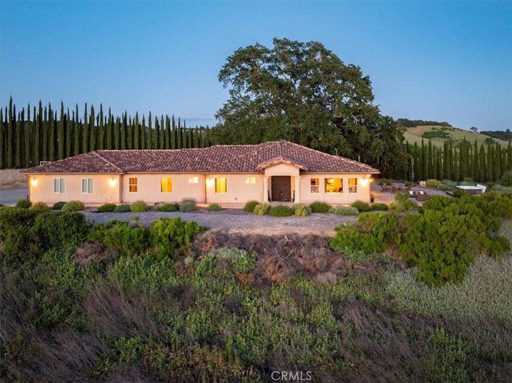 5250 , 5260 Vineyard Property Photo 4