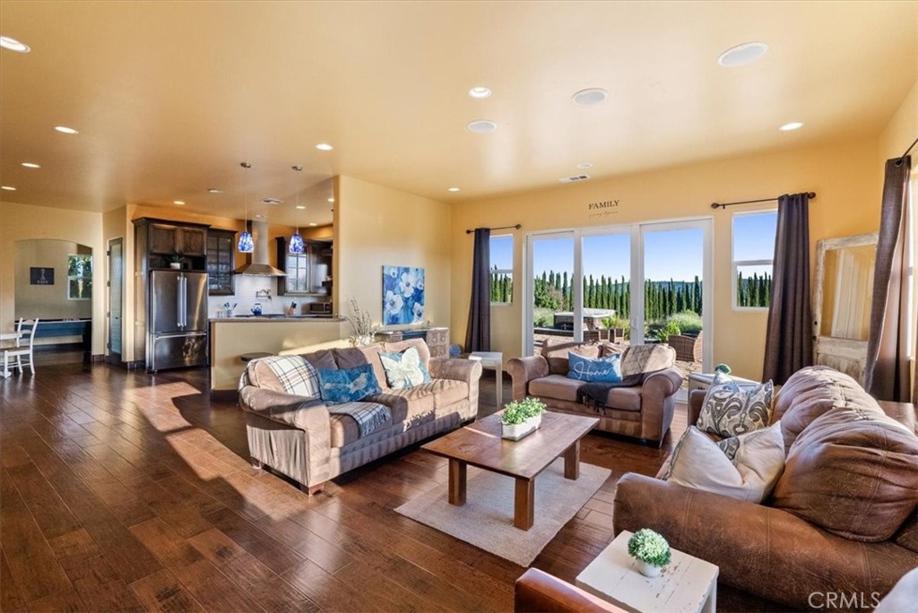5250 , 5260 Vineyard Property Photo 7
