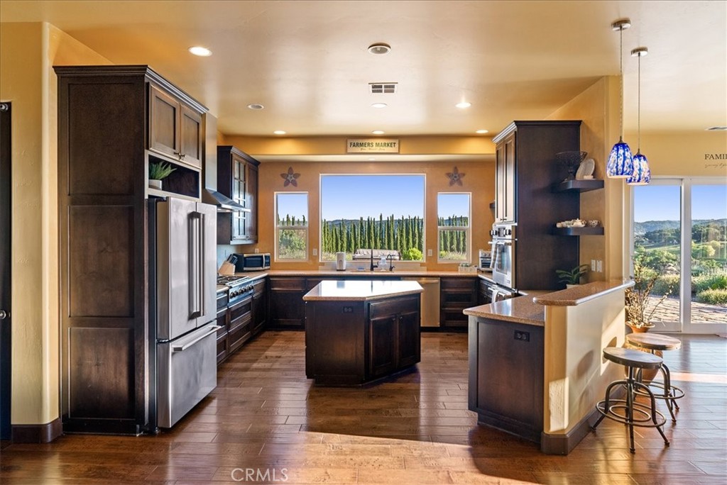 5250 , 5260 Vineyard Property Photo 11