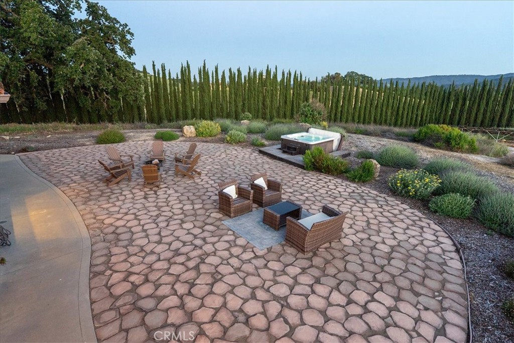 5250 , 5260 Vineyard Property Photo 29