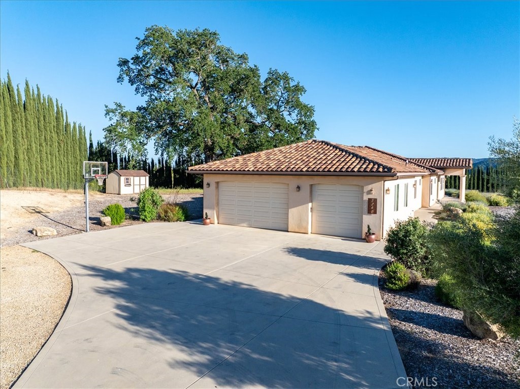 5250 , 5260 Vineyard Property Photo 33