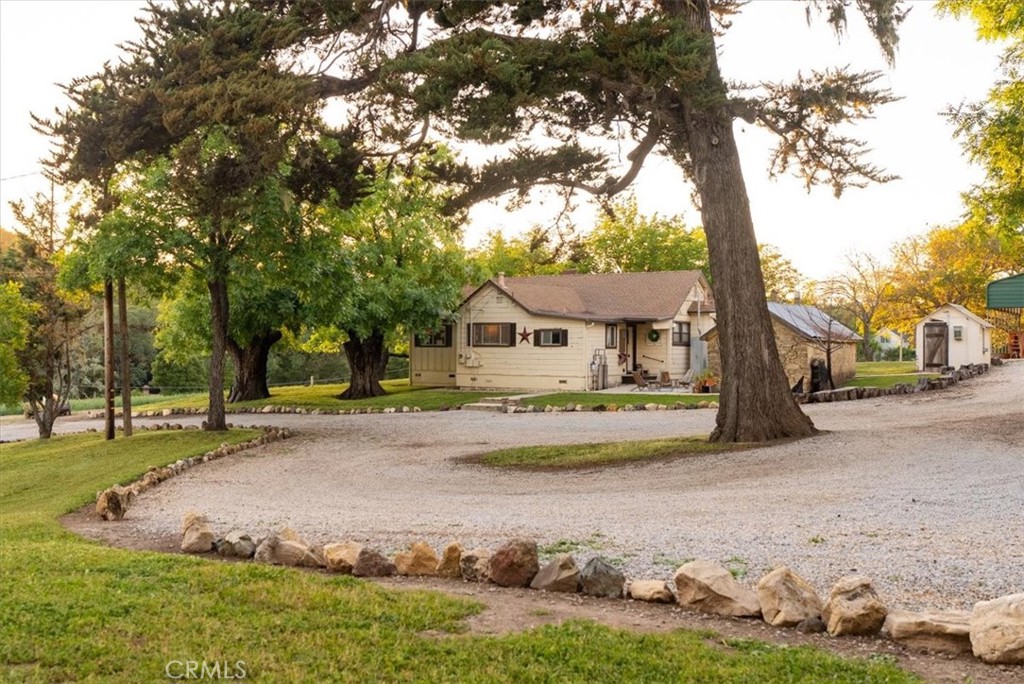 5250 , 5260 Vineyard Property Photo 40