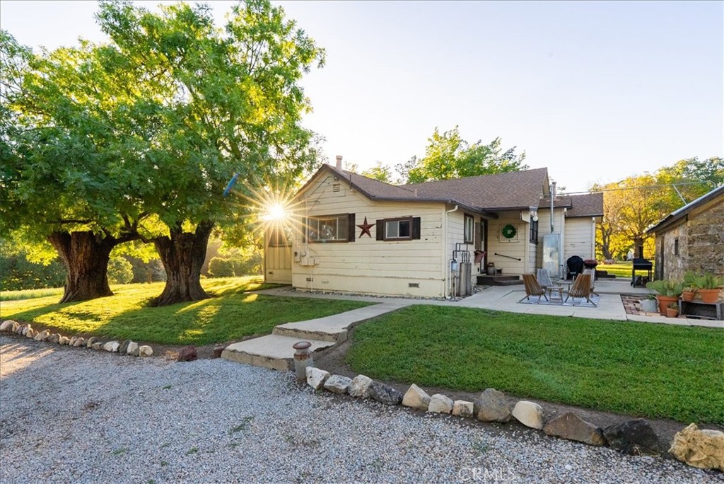 5250 , 5260 Vineyard Property Photo 41