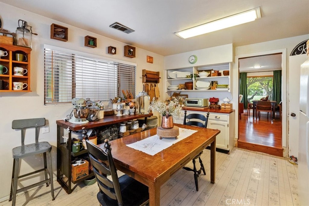 5250 , 5260 Vineyard Property Photo 47