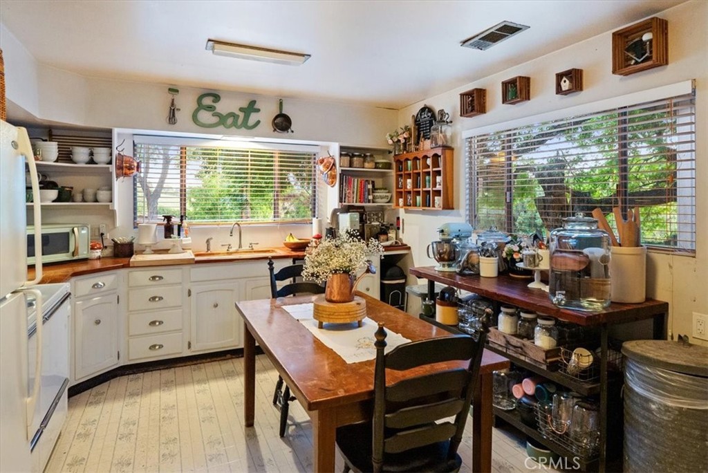 5250 , 5260 Vineyard Property Photo 48