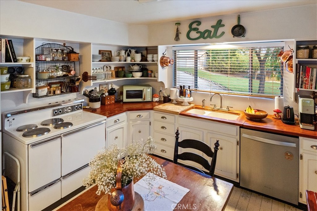 5250 , 5260 Vineyard Property Photo 49