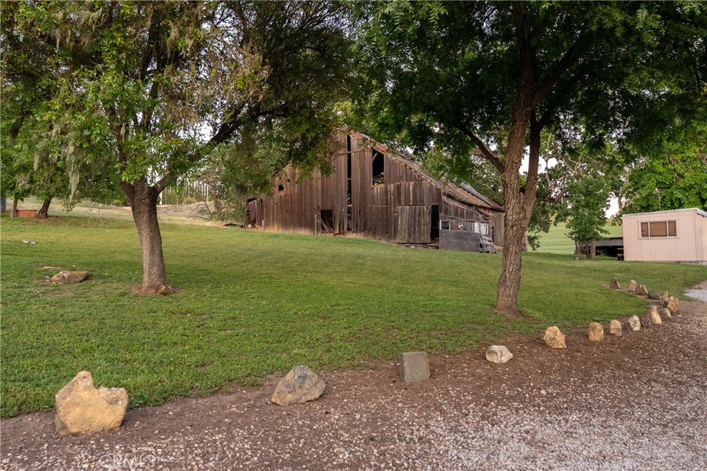 5250 , 5260 Vineyard Property Photo 67