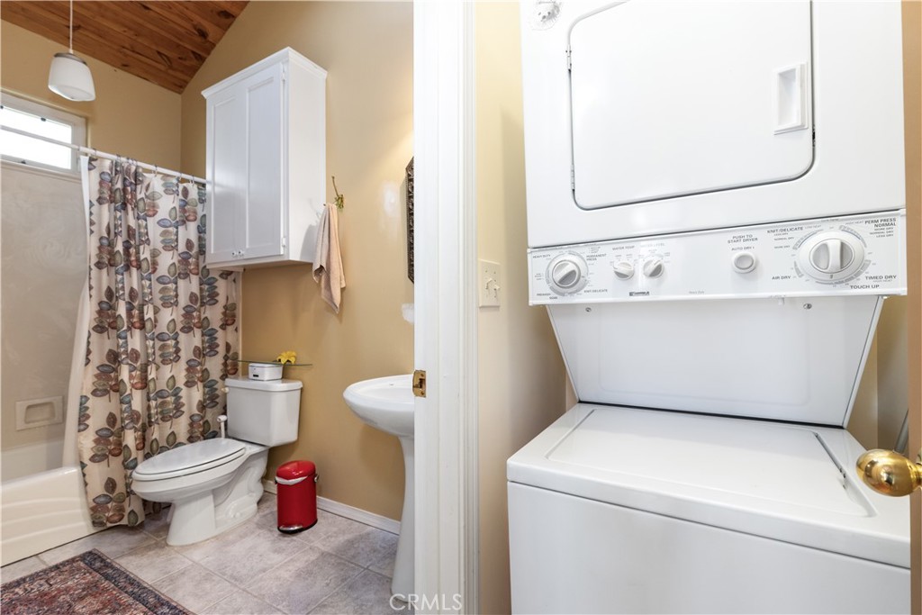2488 Captains Walk Property Photo 23