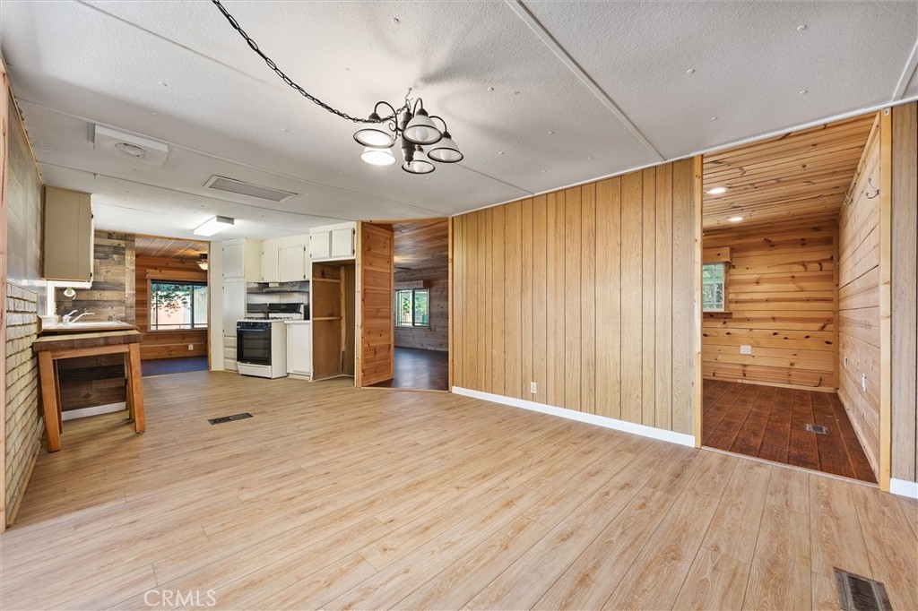 30751 Sharp Property Photo 23