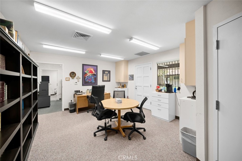 1050 Las Tablas Road 5 Property Photo 7