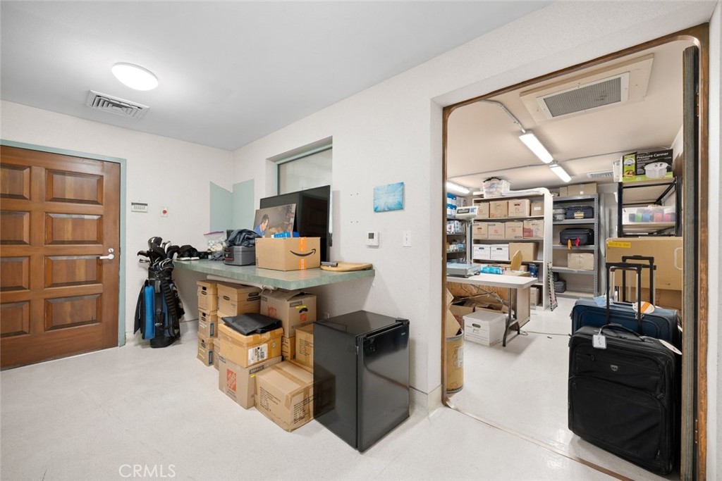 1050 Las Tablas Road 5 Property Photo 8