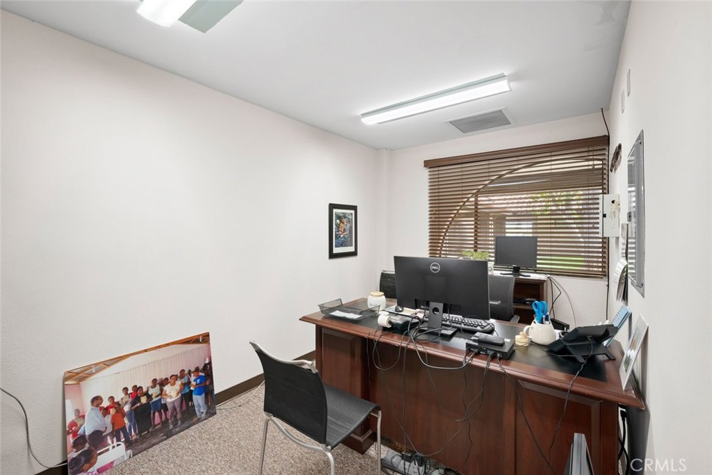 1050 Las Tablas Road 5 Property Photo 12