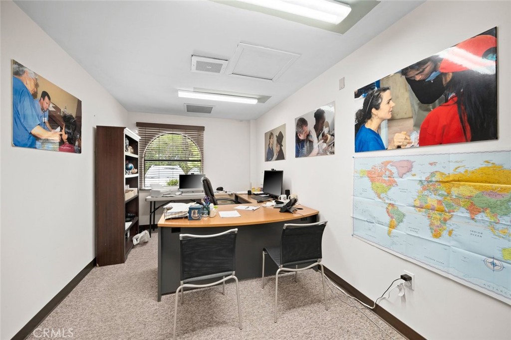 1050 Las Tablas Road 5 Property Photo 15