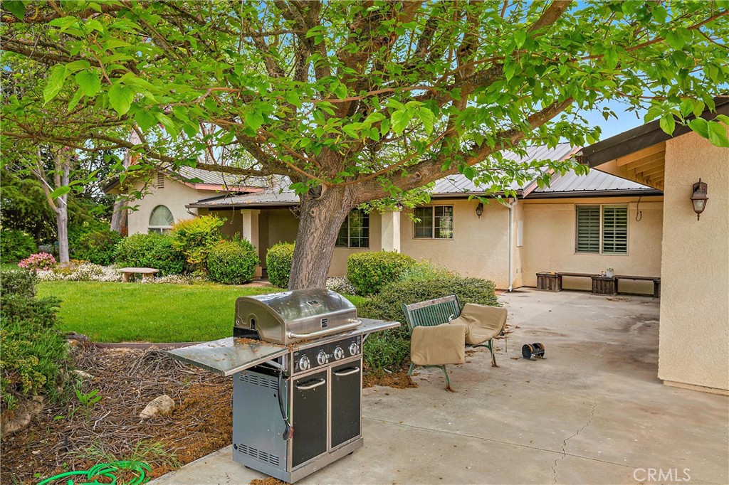 5575 El Pomar Property Photo 14
