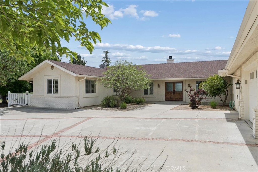 5565 High Ridge Property Photo 1
